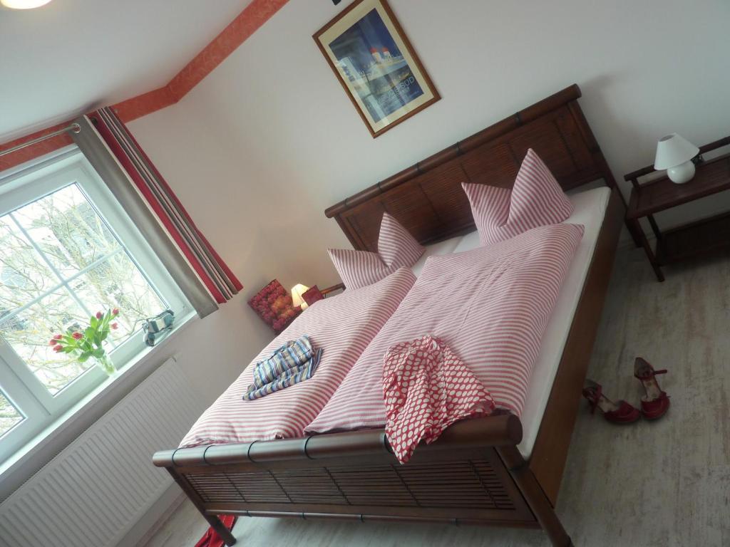 Strandhotel Villa Louisa & Appartementhaeuser Villa Josephine Und Villa Christine ยูลิอุสรู ภายนอก รูปภาพ